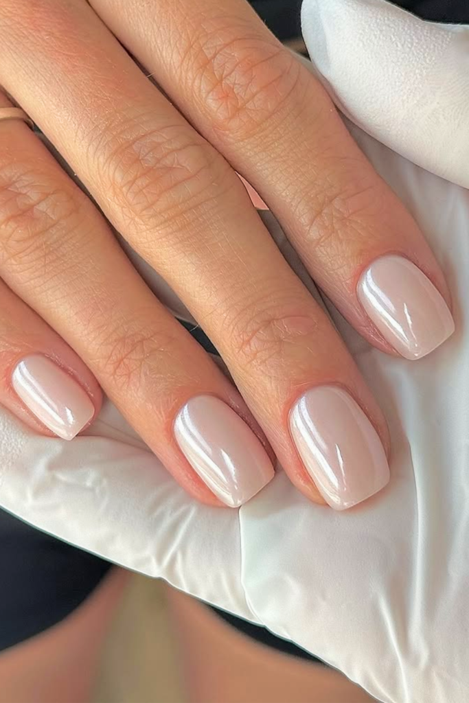 pearl chrome nails soft shimmer luxury summer nails classy neutral manicure