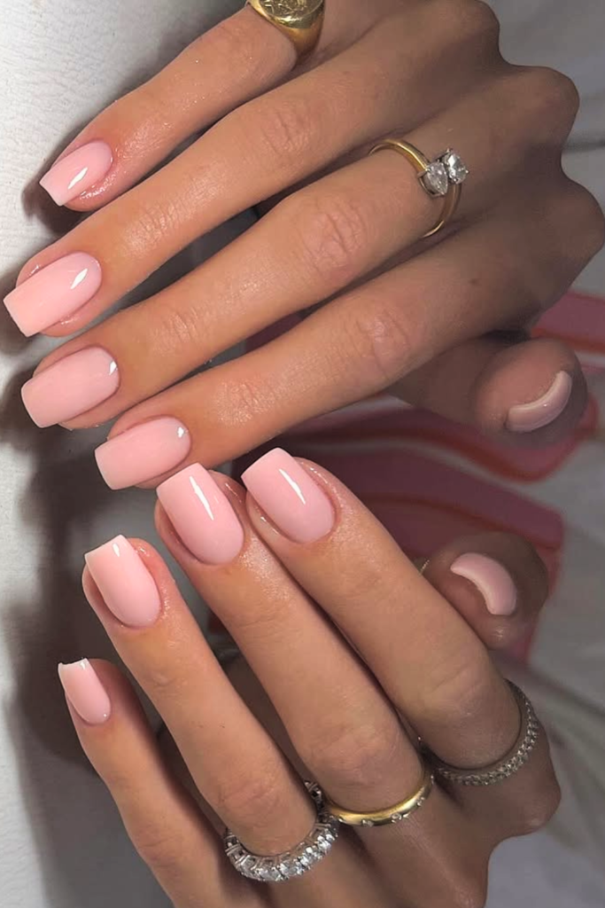 short square clean nails simple classy summer manicure minimal nail design