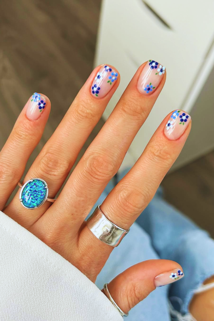 short blue nails clean and simple everyday nail design