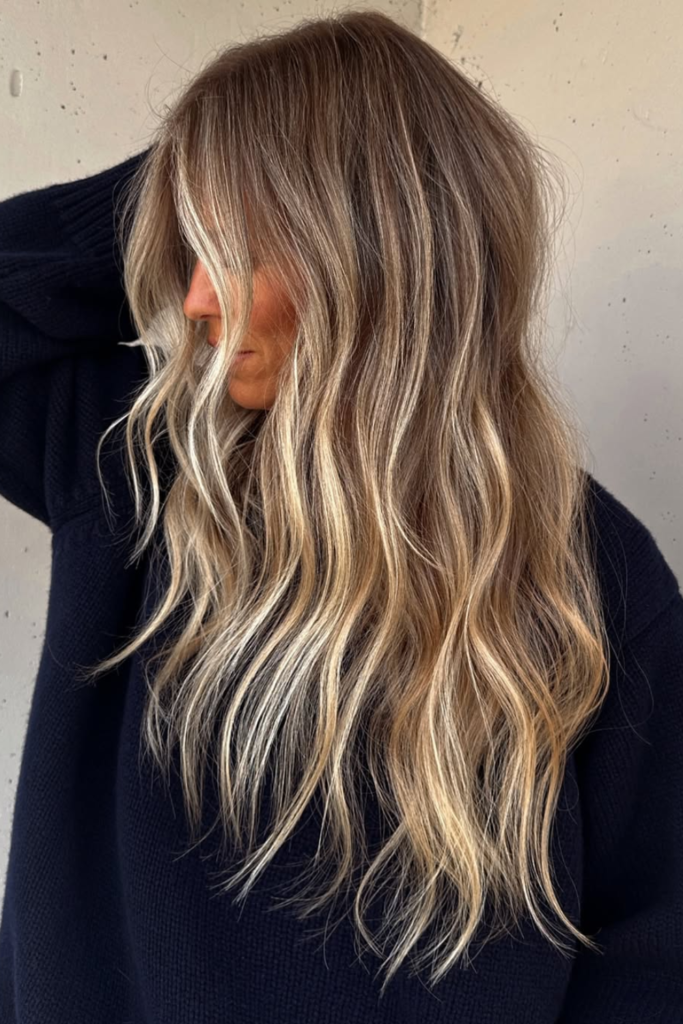 Beachy honey blonde wig with loose glossy waves