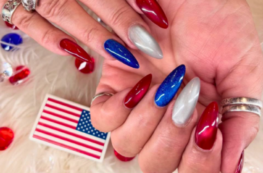 Classy patriotic nails with chrome, almond, and red white blue summer manicure ideas