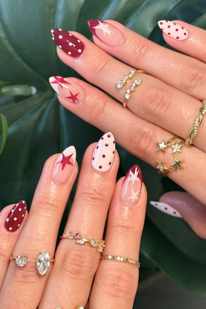 Minimalist star accent nails with neutral summer manicure design