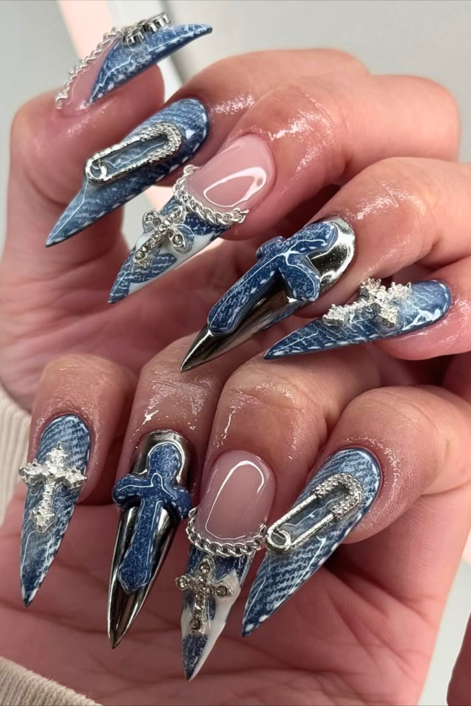 Washed denim nails with faded blue trendy summer manicure