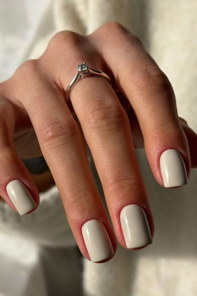 Cashmere beige nails with classy neutral tones