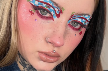 Patriotic makeup trends with glam eye looks