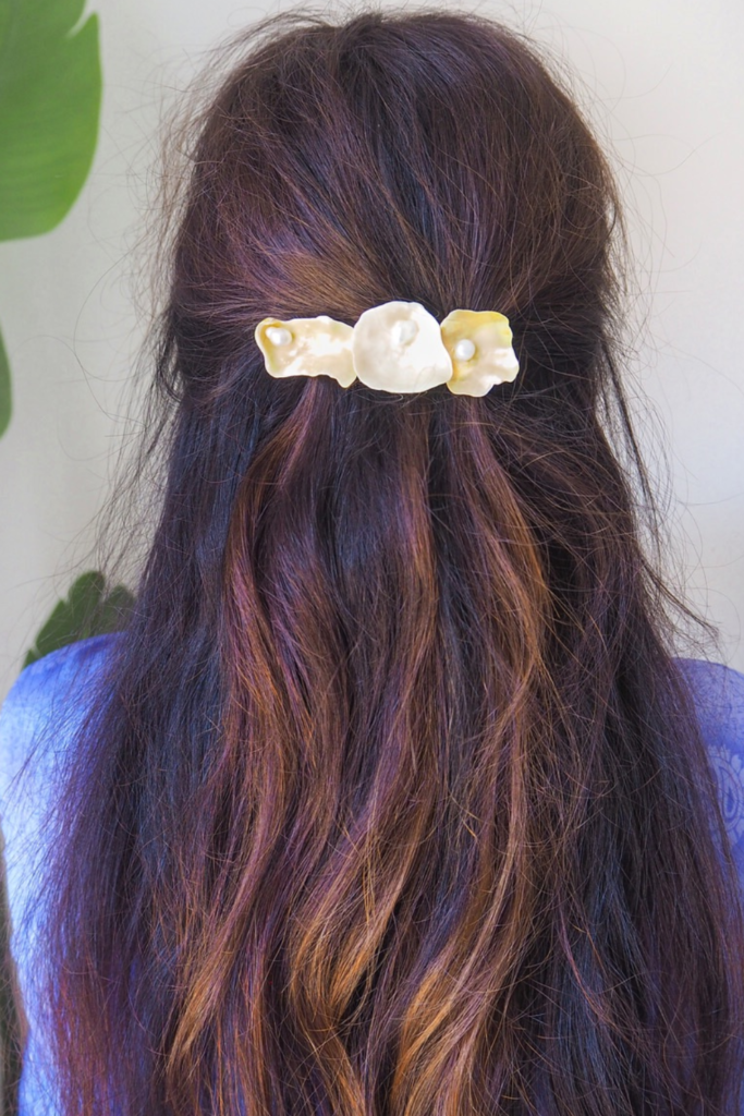 Soft waves with elegant pearl hair clips